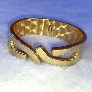 Vintage gold tone bracelet